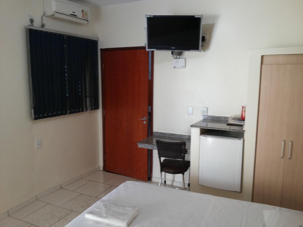 Hotel Casa Nova Varzea Grande  Bilik gambar